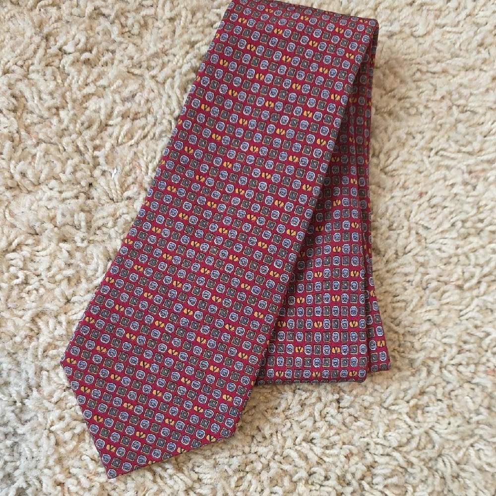 Valentino Cravatte Tie Burgundy Patterned Tie with V print